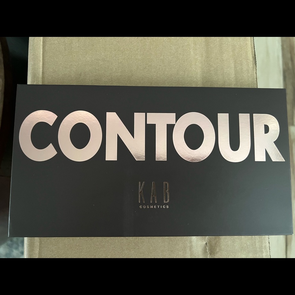 BRAND NEW KAB Cosmetics Contour Palette